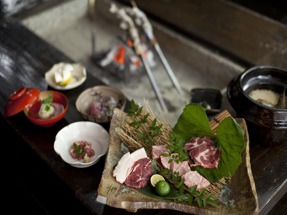 Hotel Gokuraku Onsen Takumi No Yado Takaharu Exterior foto